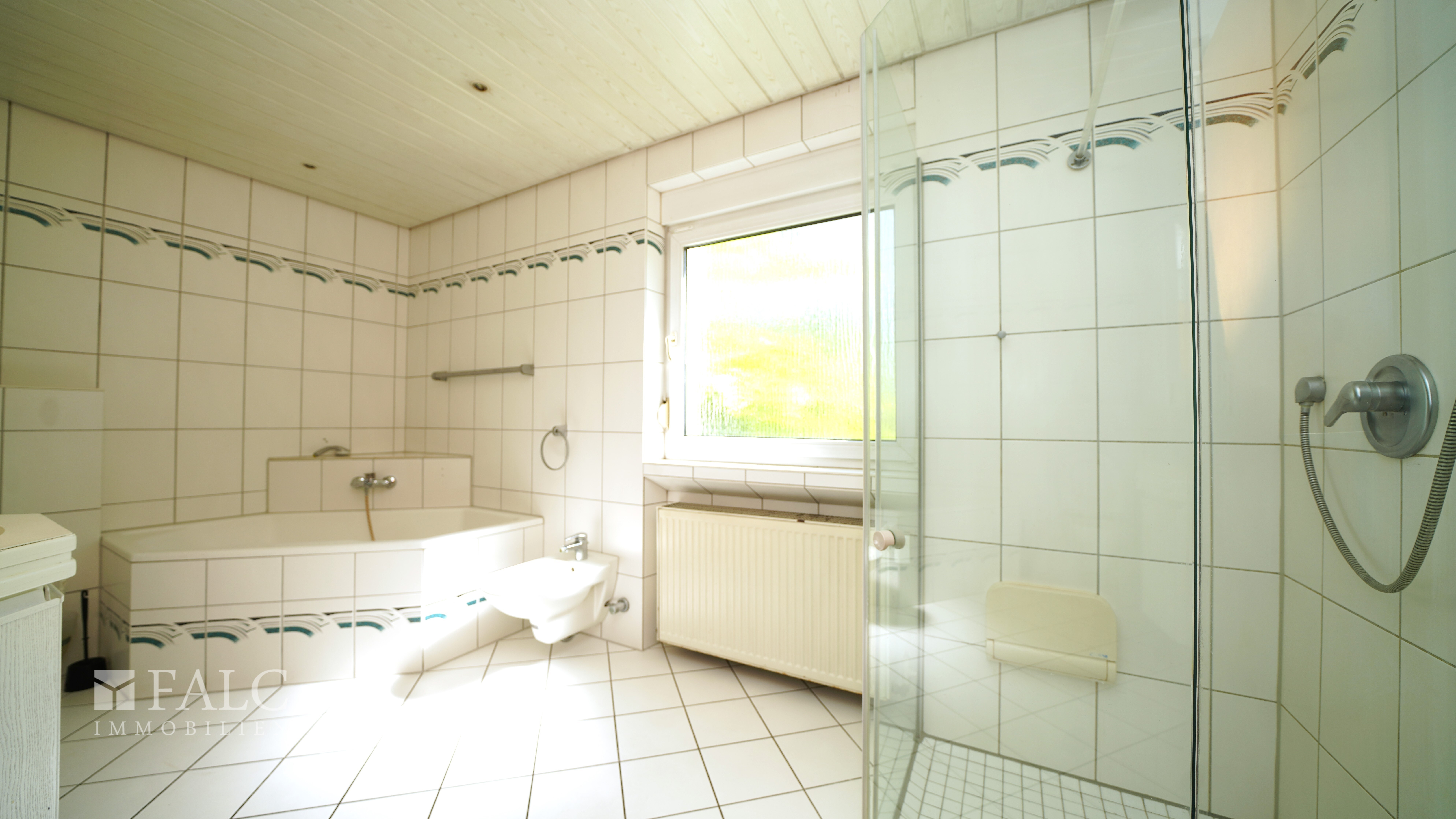 Badezimmer EG